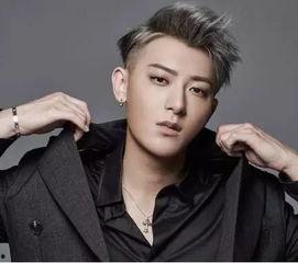 炎亚纶进娱乐圈吃瓜群众,从明星到吃瓜群众关注的焦点  第3张